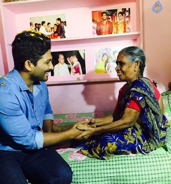 allu arjun,own identity,mega family,chiranjeevi,allu arjun meets cancer patient,flood relief activities  అల్లు అర్జున్‌లో ఇంత మార్పు దేనికోసం? 